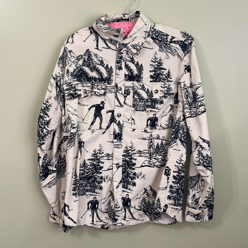Forever 21 Men’s Small Long sleeve corduroy graphic print button up